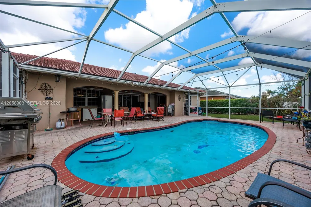 15330 SW 170th Ter Miami, FL 33187