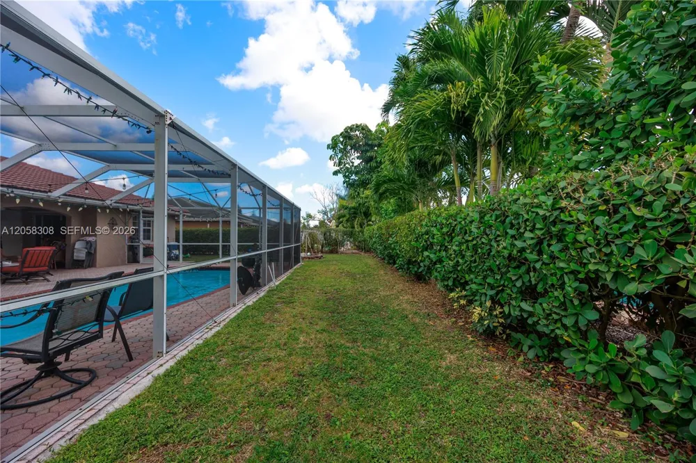 15330 SW 170th Ter Miami, FL 33187