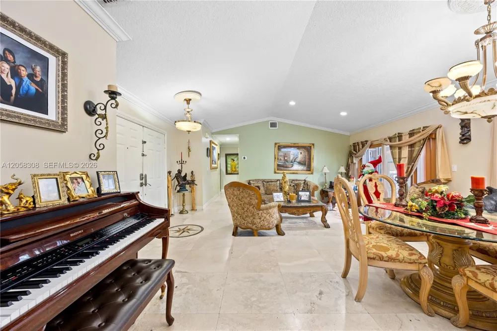 15330 SW 170th Ter Miami, FL 33187