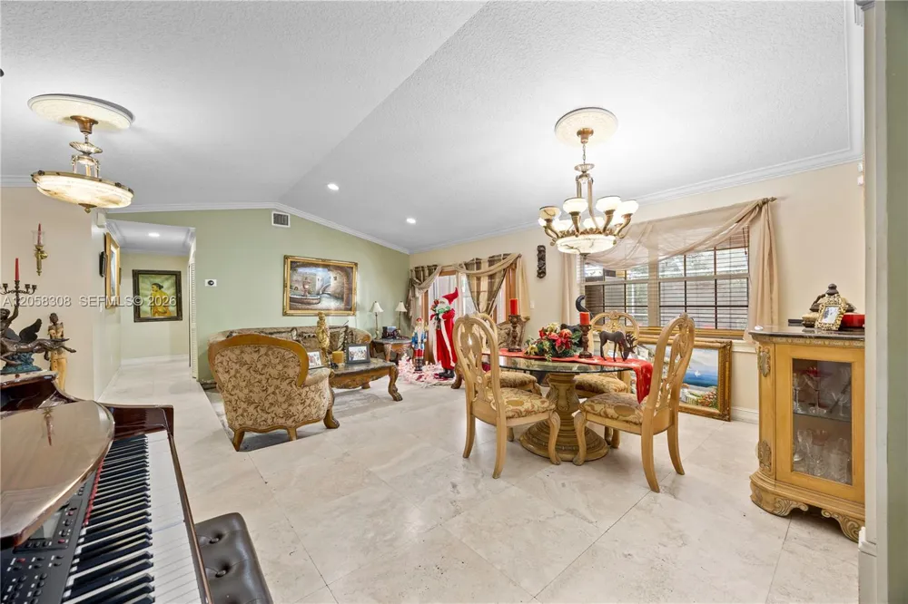 15330 SW 170th Ter Miami, FL 33187