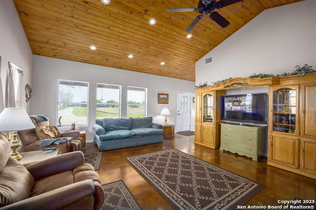 1940 Lower Seguin Rd Marion, TX 78124