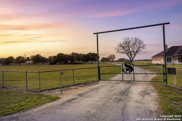 1940 Lower Seguin Rd Marion, TX 78124