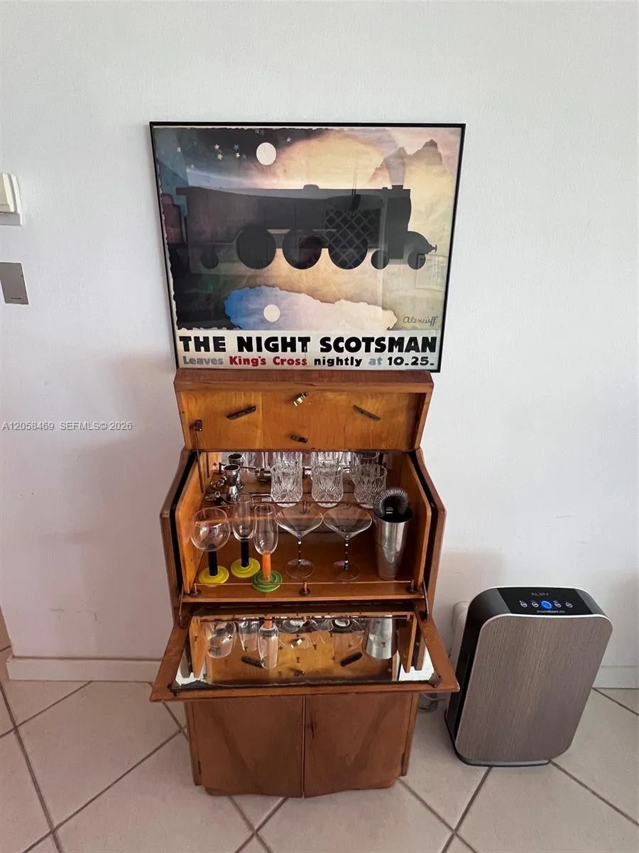 100 Lincoln Rd #542 Miami Beach, FL 33139