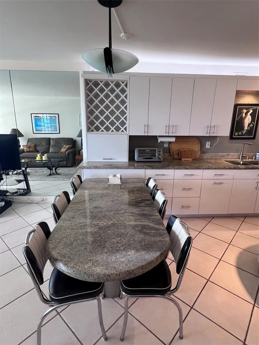 100 Lincoln Rd #542 Miami Beach, FL 33139