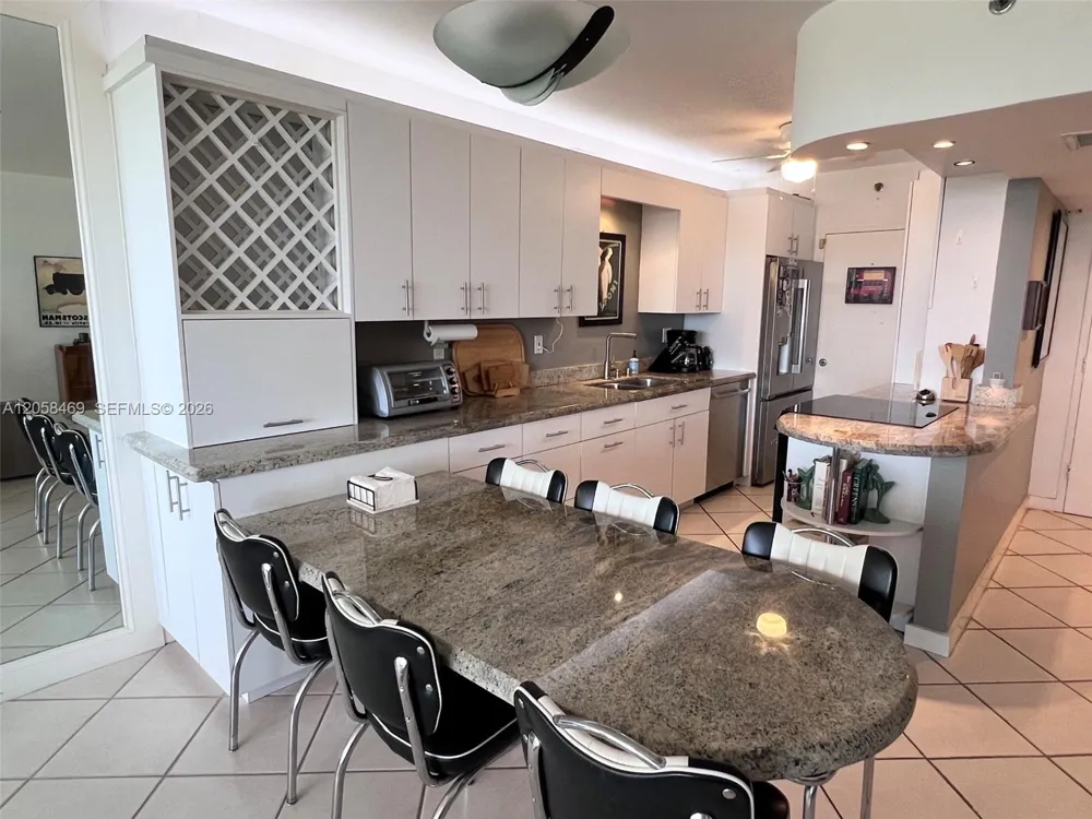 100 Lincoln Rd #542 Miami Beach, FL 33139