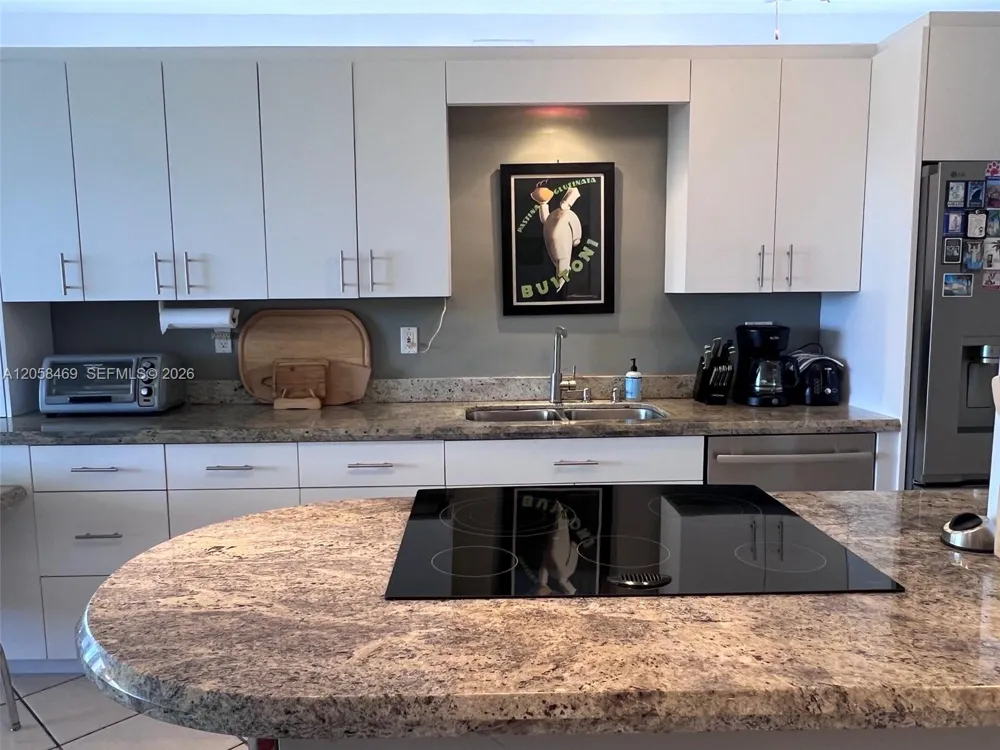 100 Lincoln Rd #542 Miami Beach, FL 33139