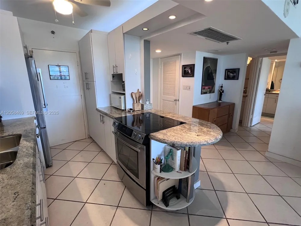 100 Lincoln Rd #542 Miami Beach, FL 33139