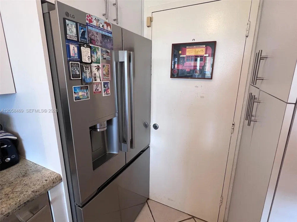 100 Lincoln Rd #542 Miami Beach, FL 33139