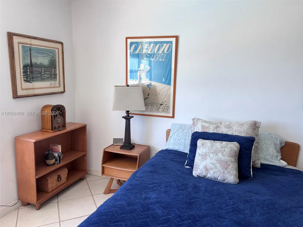 100 Lincoln Rd #542 Miami Beach, FL 33139