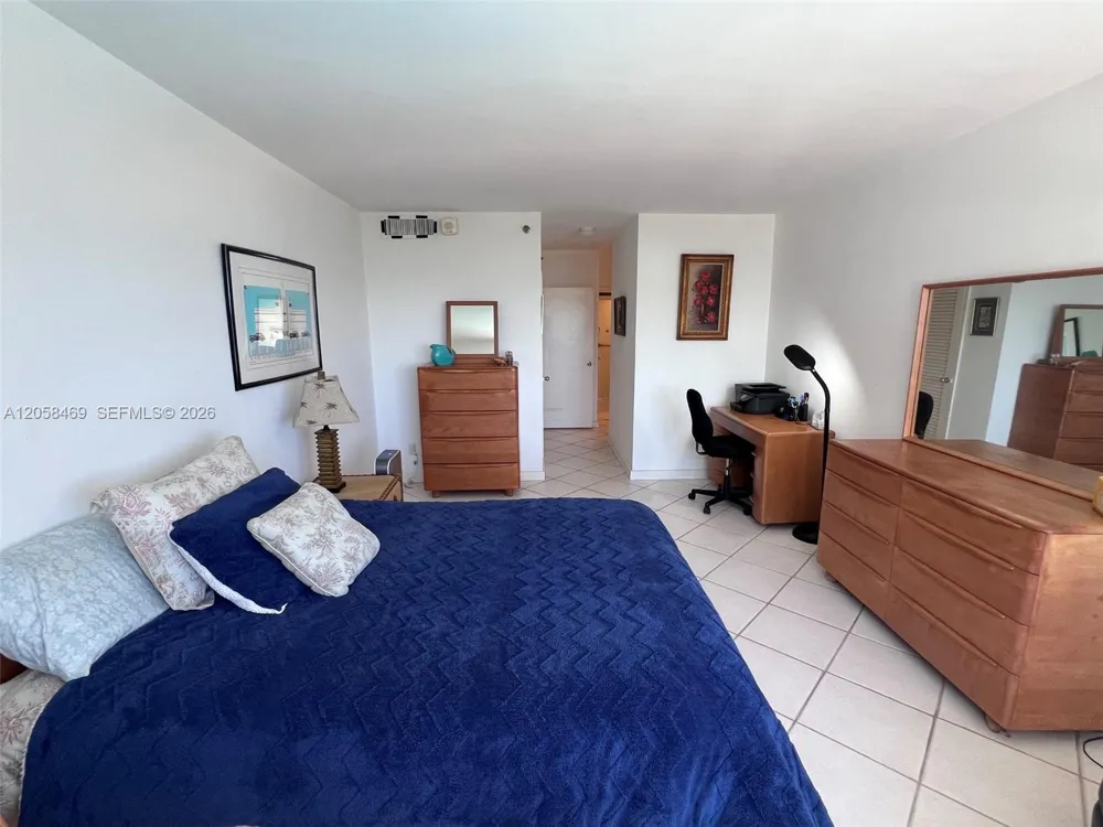 100 Lincoln Rd #542 Miami Beach, FL 33139