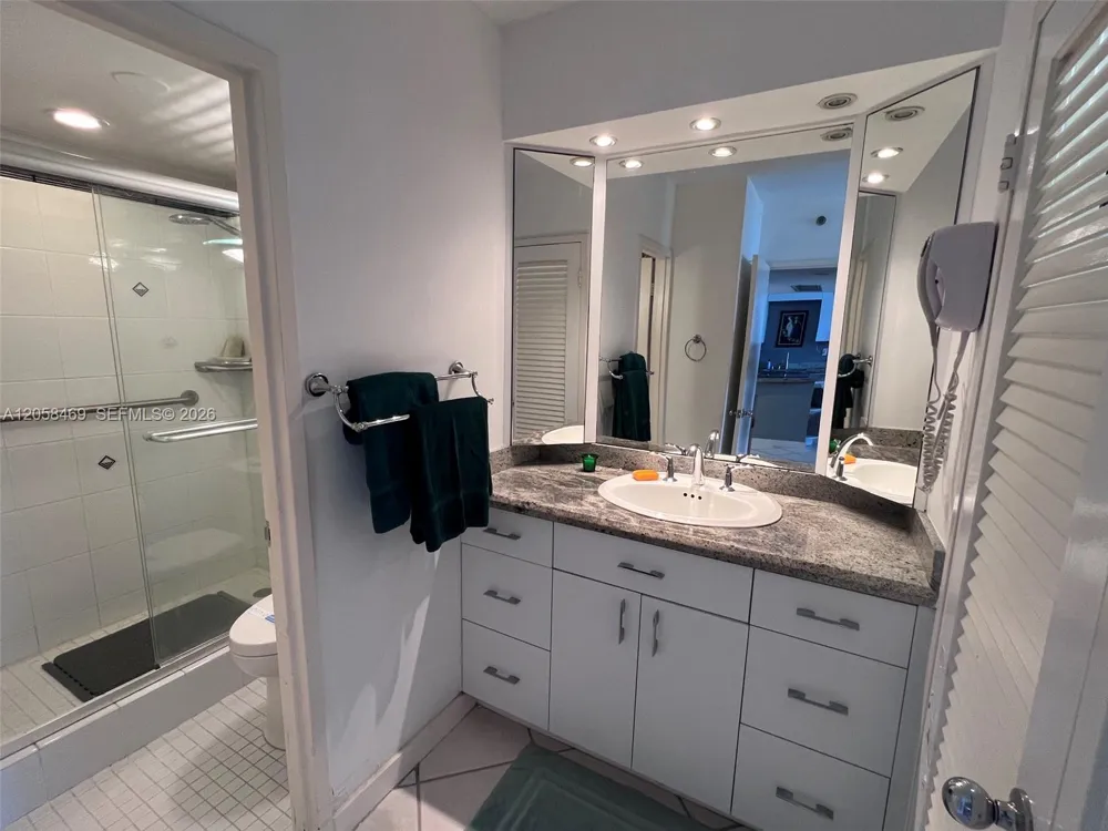 100 Lincoln Rd #542 Miami Beach, FL 33139