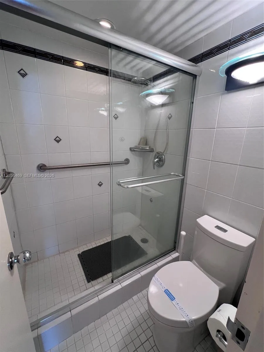 100 Lincoln Rd #542 Miami Beach, FL 33139