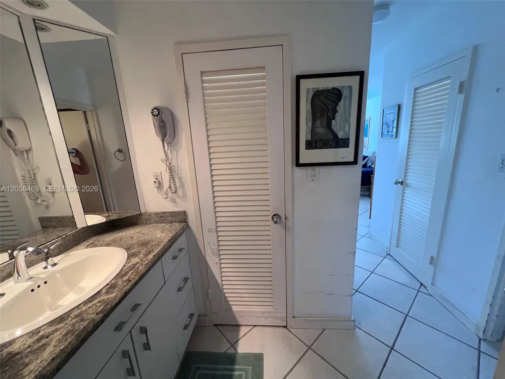 100 Lincoln Rd #542 Miami Beach, FL 33139
