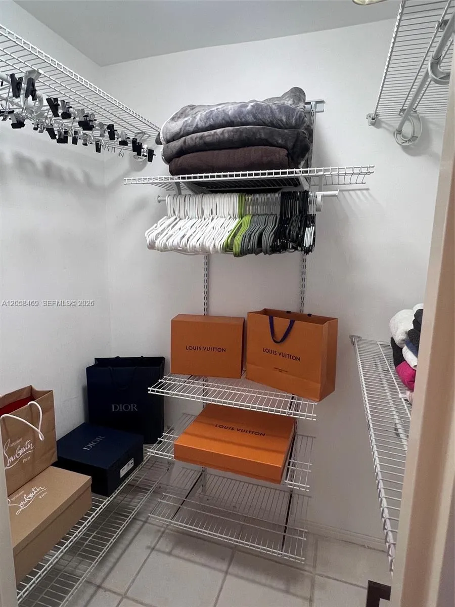 100 Lincoln Rd #542 Miami Beach, FL 33139
