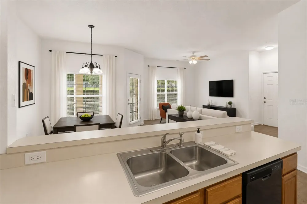 970 SPRING GARDEN AVENUE #212 Deland, FL 32720