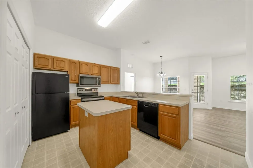 970 SPRING GARDEN AVENUE #212 Deland, FL 32720