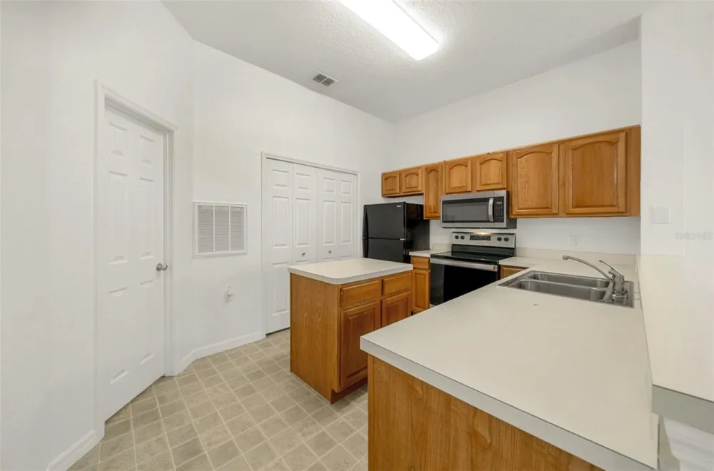 970 SPRING GARDEN AVENUE #212 Deland, FL 32720