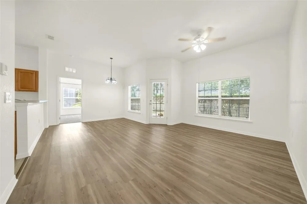 970 SPRING GARDEN AVENUE #212 Deland, FL 32720
