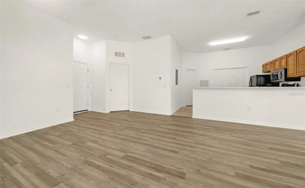 970 SPRING GARDEN AVENUE #212 Deland, FL 32720