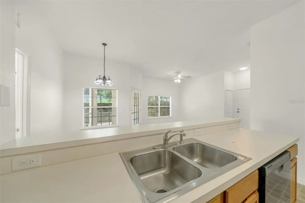 970 SPRING GARDEN AVENUE #212 Deland, FL 32720