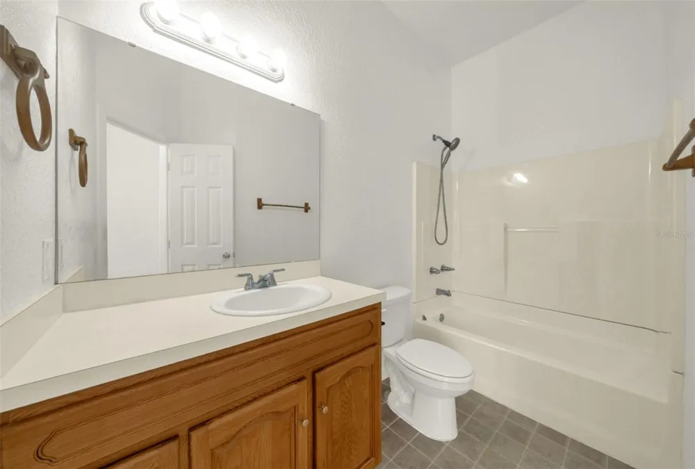 970 SPRING GARDEN AVENUE #212 Deland, FL 32720