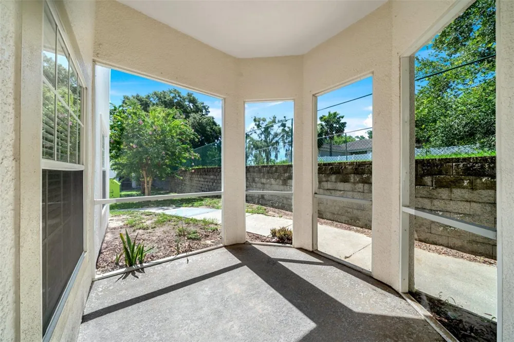 970 SPRING GARDEN AVENUE #212 Deland, FL 32720