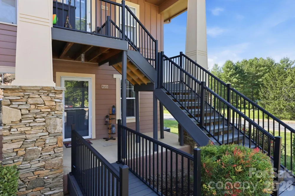 2705 Deermouse Way Hendersonville, NC 28792