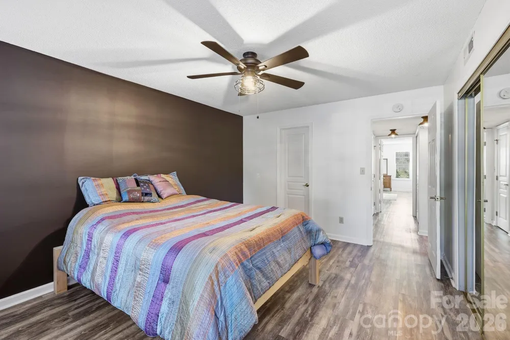 2705 Deermouse Way Hendersonville, NC 28792