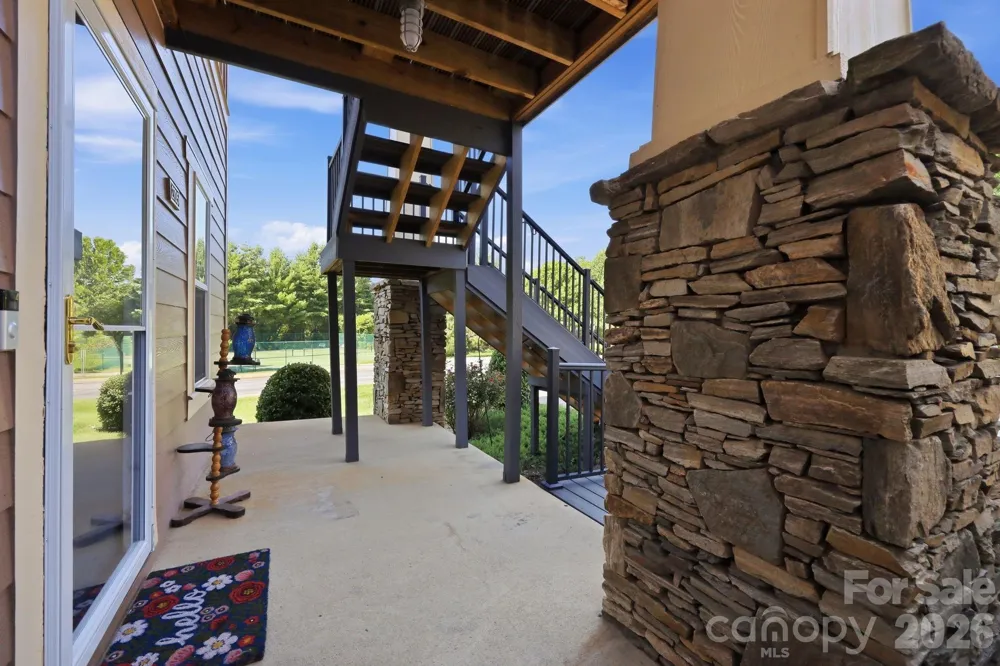 2705 Deermouse Way Hendersonville, NC 28792