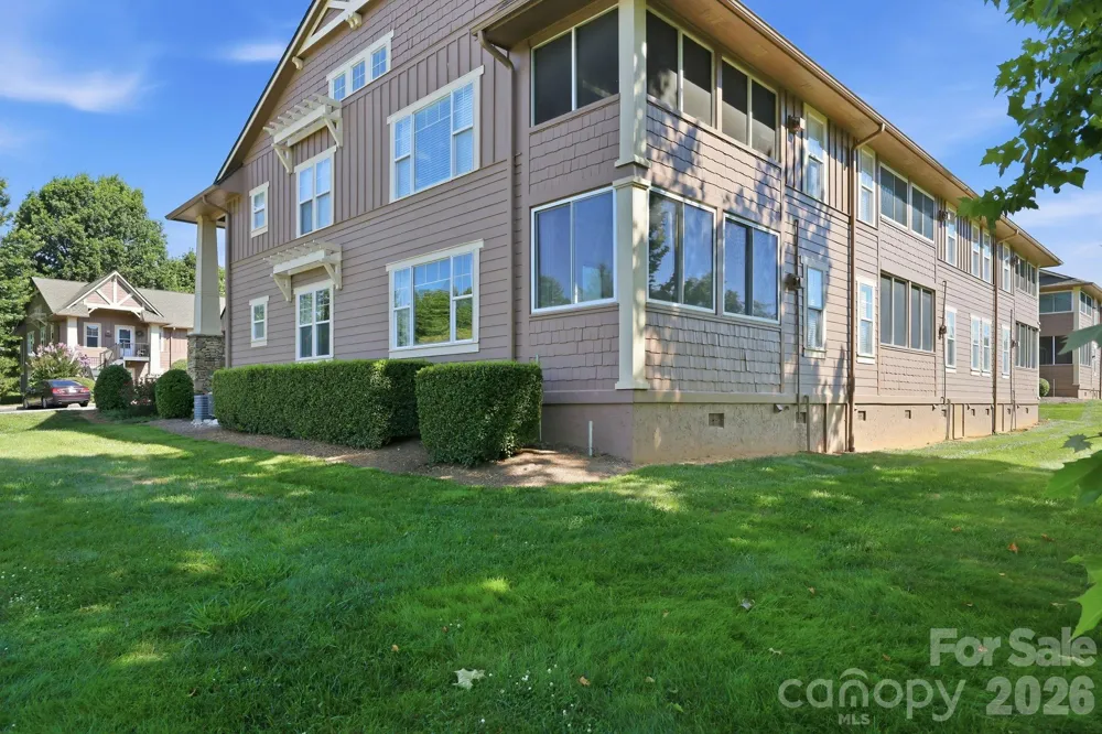 2705 Deermouse Way Hendersonville, NC 28792