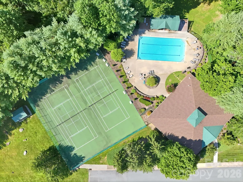 2705 Deermouse Way Hendersonville, NC 28792