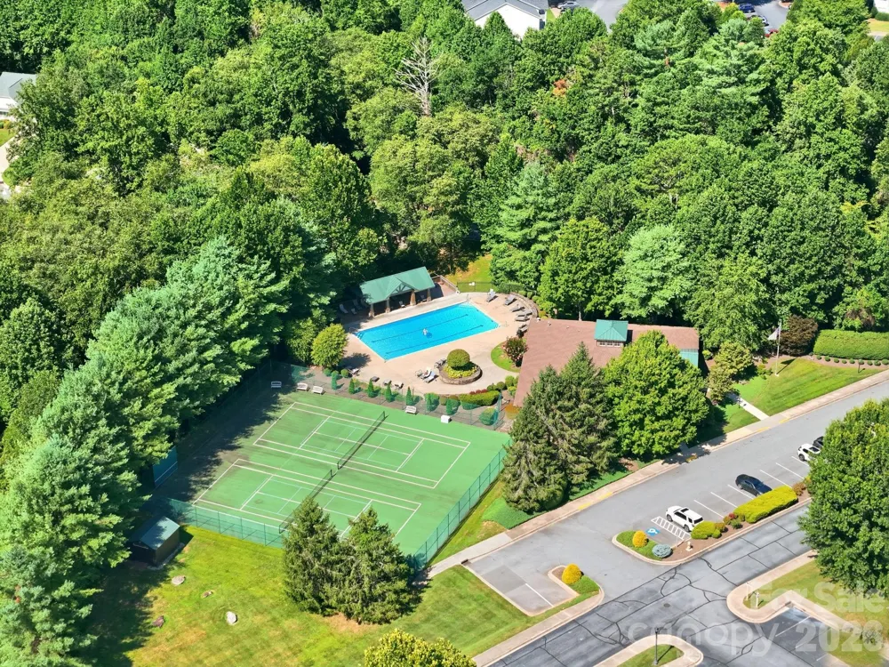 2705 Deermouse Way Hendersonville, NC 28792