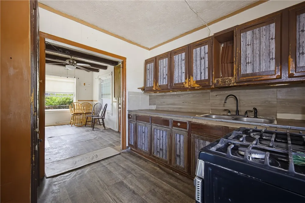 2772 Coach Emory Bellard Ingleside, TX 78362