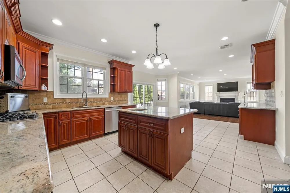 216 Washington Street Northvale, NJ 07647
