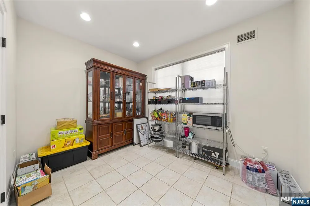 216 Washington Street Northvale, NJ 07647