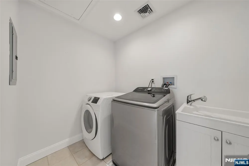 216 Washington Street Northvale, NJ 07647