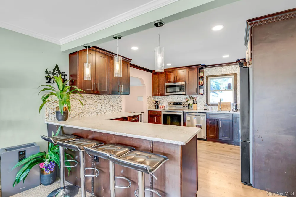 93 Deauville Boulevard Copiague, NY 11726