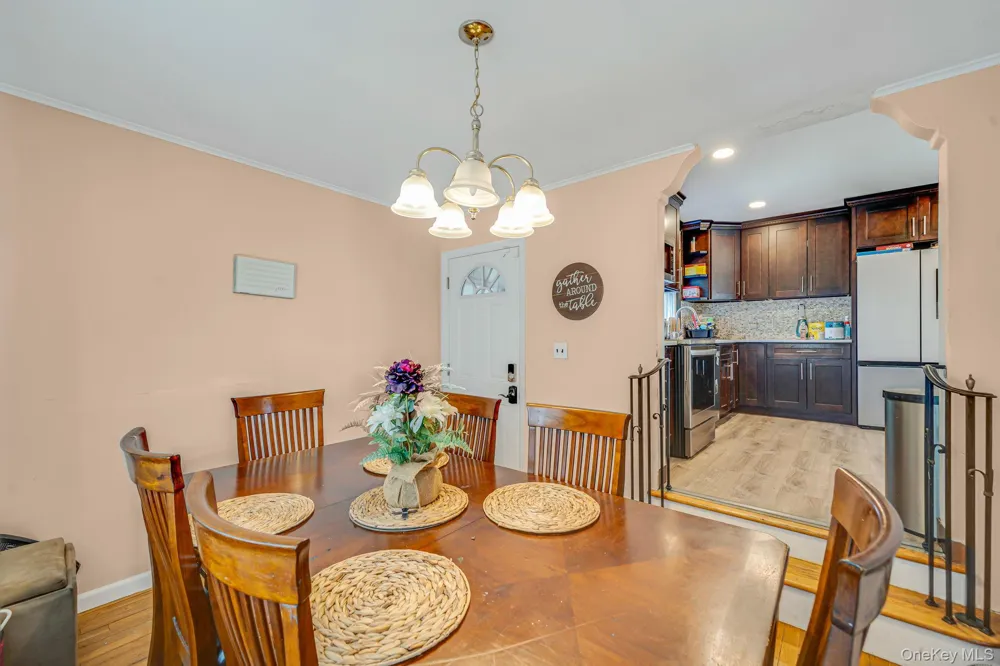 93 Deauville Boulevard Copiague, NY 11726