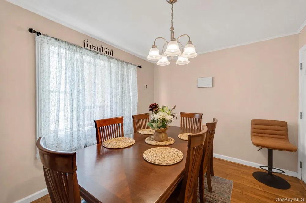 93 Deauville Boulevard Copiague, NY 11726