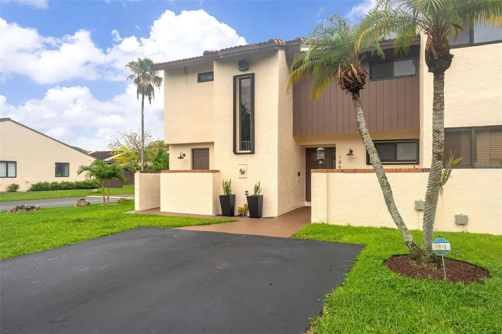 14932 SW 89TH ST Miami, FL 33196