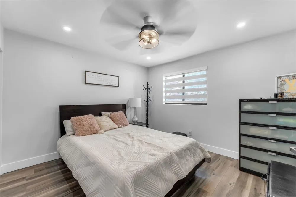 14932 SW 89TH ST Miami, FL 33196
