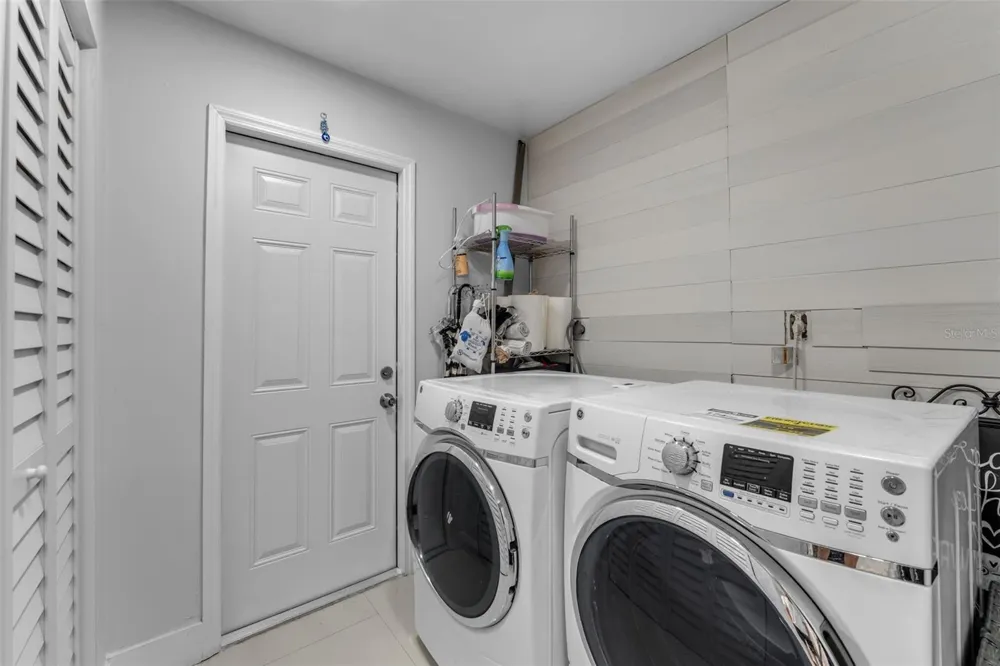 14932 SW 89TH ST Miami, FL 33196
