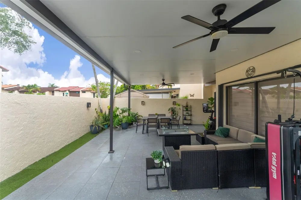 14932 SW 89TH ST Miami, FL 33196