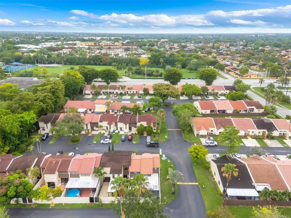 14932 SW 89TH ST Miami, FL 33196