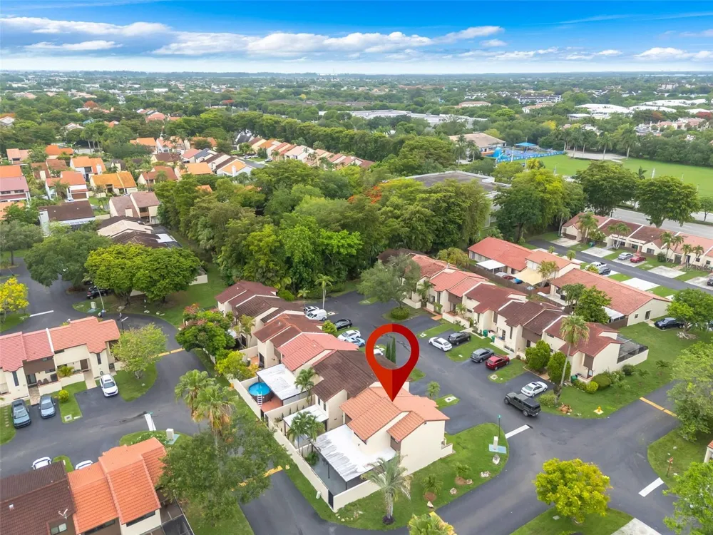 14932 SW 89TH ST Miami, FL 33196