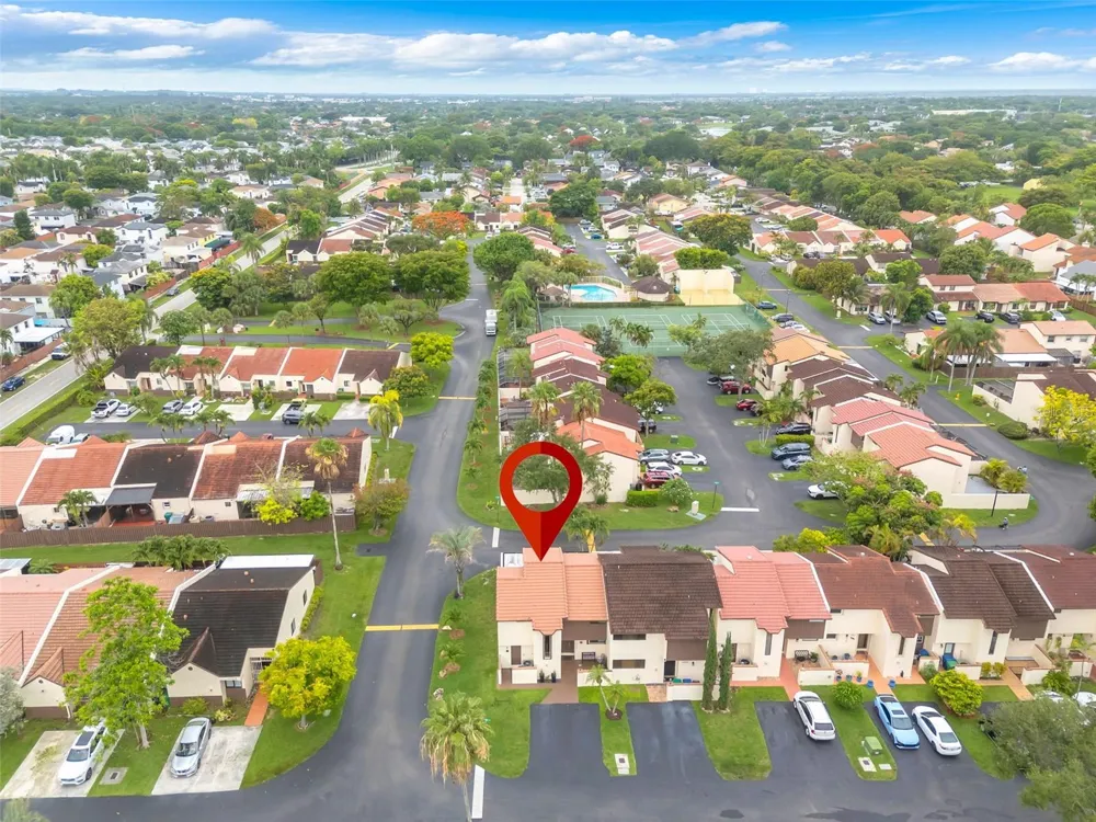 14932 SW 89TH ST Miami, FL 33196