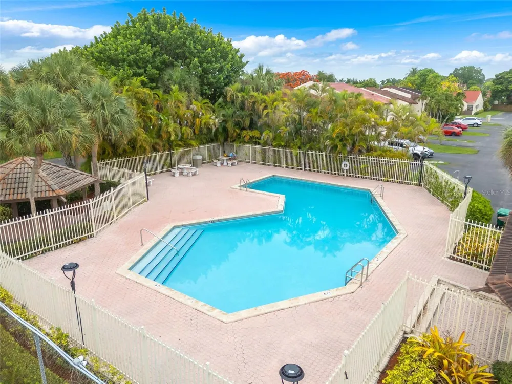 14932 SW 89TH ST Miami, FL 33196