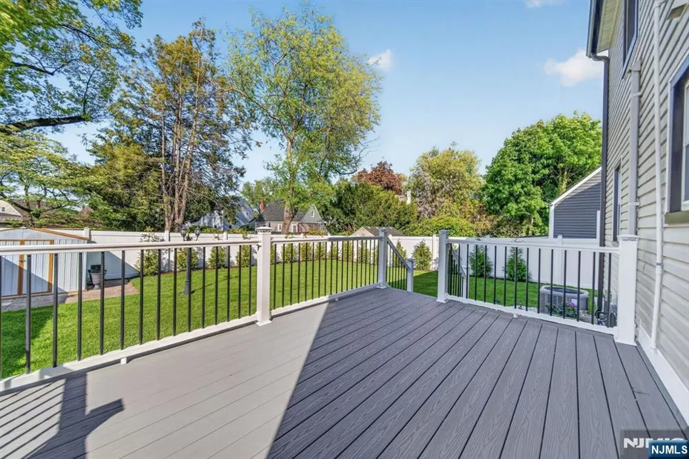 110 Central Avenue Rochelle Park, NJ 07662
