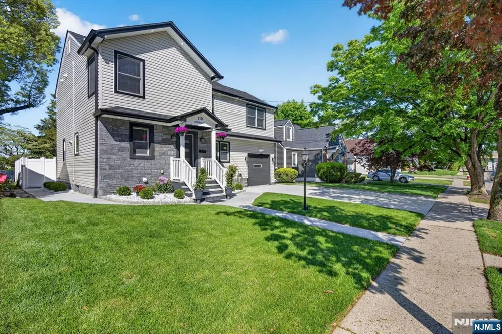 110 Central Avenue Rochelle Park, NJ 07662