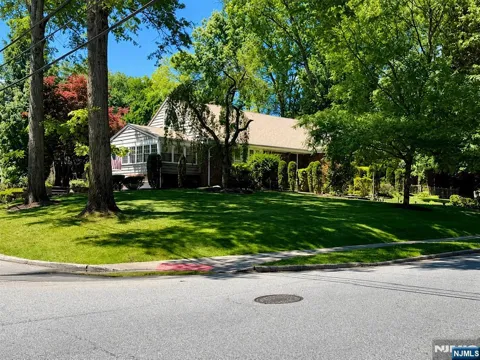 72 Foster Road